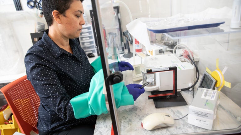 Woman working in a laboratory.