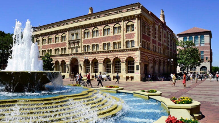 Hahn Plaza and fountain on USC's campus